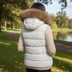 Gilet matelassé en cuir pour femme avec capuche, personnalisable, en fourrure de renard véritable, chaud et tendance pour l'hiver - Product Image 6