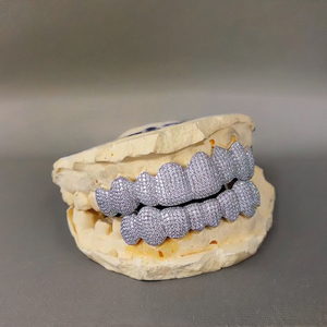 Grillz dentaire unisexe en argent 925 avec moissanite VVS taille brillant rond, entièrement serti, bijoux de corps Hip Hop pour occasions festives - Product Image 1
