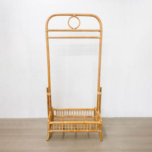 Porte-vêtements de boutique en rotin, portants à vêtements autoportants - Product Image 4