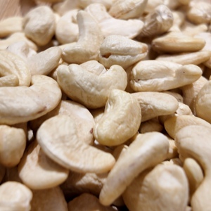 Best Selling African W320 Cashew Kernels Premium Cashew <b>Nuts</b> for Bulk Supply Retail Distribution and Food Service Industry - Product Image 1