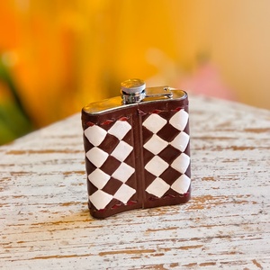Flacons à liqueur de luxe Venus en cuir véritable noir à carreaux, mini, robustes, portables, avec clip de poche – Nouveauté très prisée - Product Image 3