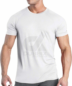 Nouveaux T-shirts personnalisés pour hommes 2026 – Logo avant, respirants, anti-boulochage, design premium, polyester/coton, vente en gros OEM - Product Image 1