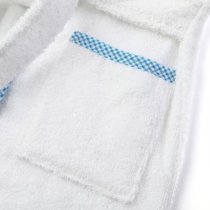 Serviette de bain à capuche blanche pour nouveau-nés, douce et absorbante, enveloppante, avec cornes et oreilles dorées - Product Image 2