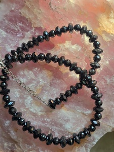 Cuentas redondas de moissanita negra de 6.50 mm y cuentas de espinela negra talladas a mano para pulsera de moda para mujer - Product Image 5