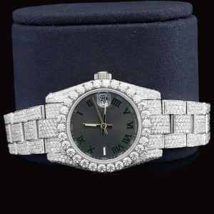 Montre élégante de qualité supérieure, haut de gamme, blanche, sertie de diamants en moissanite, cadran vert, caractéristiques classiques, prix abordable - Product Image 1
