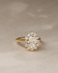 GIA แหวนหมั้นเพชรธรรมชาติได้รับการรับรองจาก GIA สีทอง18K ดีไซน์ตามสั่งมีฐานกลมสำหรับห้องปฏิบัติการผู้จัดจำหน่ายเครื่องประดับเพชรจำนวนมาก - Product Image 3