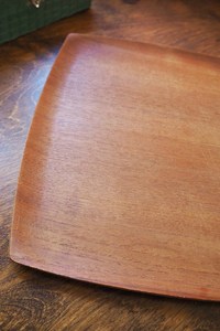 Plato de servir redondo de madera de acacia personalizado para el hogar y restaurantes. - Product Image 2