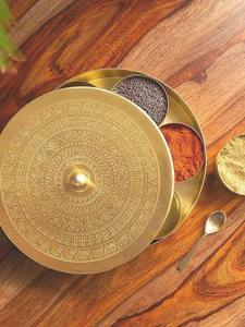 Boîte à masala en laiton très demandée avec plusieurs compartiments pour la cuisine quotidienne, disponible au prix de gros - Product Image 4