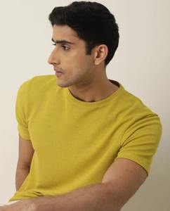 T-shirt en coton classique pour homme, fabrication indienne, toucher doux, coupe décontractée, parfait pour un usage quotidien - Product Image 5