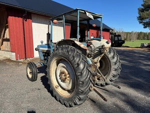 Tracteur agricole Ford 4000 de 1971 - Product Image 2
