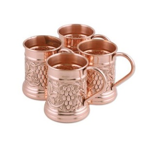 Lot de 4 mugs à bière en cuivre, motif raisin en relief, style vintage, vaisselle métallique pour adultes et fêtes - Product Image 1