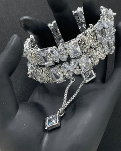 Nouveautés de bijoux pour femmes pour l'Aïd : Ensembles de bracelets de mariée indiens en gros, parures de bijoux tendance disponibles à la vente - Product Image 4