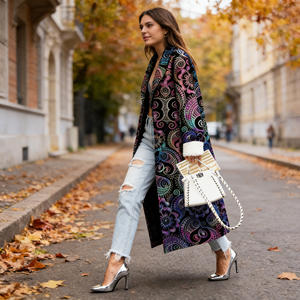 Oferta en Temu: Abrigo largo de moda para mujer, con vibrante estampado paisley multicolor, corte holgado, estilo urbano. - Product Image 4