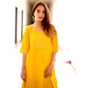 Hermoso Traje Amarillo de Gasa para Mujer, Talla XS, Exclusivo, con Adornos Sikhiya Gotta - Product Image 1