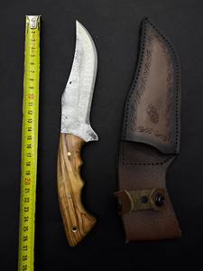 Couteau Bowie en acier forgé à haute teneur en carbone 5160, manche en bois d'olivier, lame pleine longueur, couteau de chasse avec étui en cuir - Product Image 3