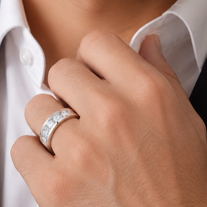 Bague de fiançailles en or blanc 14 carats avec diamant taille princesse |   Bague de promesse de mariage sertie de pierres |   Bijoux fins de luxe pour femmes pour l'anniversaire - Product Image 2