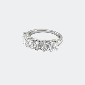 Bague demi-éternité sertie de pierres taille émeraude 1,40 carat au total - Product Image 2