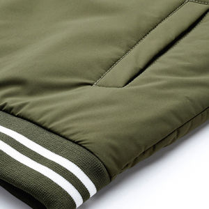 Chaquetas Varsity Personalizadas de Algodón para Hombre, Invierno, Logotipo Frontal, Manga Larga, Verde y Blanco, Servicio OEM - Product Image 5