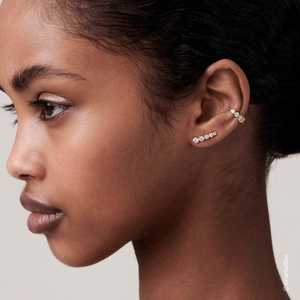 Boucles d'oreilles grimpantes en or massif 14K 18K avec diamants de laboratoire taille ronde, sertis à griffes, 5 pierres, courbées et graduées, vente en gros - Product Image 2