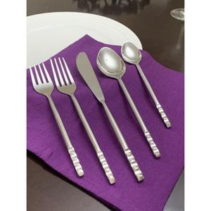 Ensemble de couverts en métal noir moderne, finition mate, résistant à la rouille, vaisselle pour les occasions de mariage, dernières tendances en matière de couverts - Product Image 5