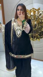 Achetez maintenant le meilleur tissu en fausse fourrure à broder soi-même, magnifique design de col, ensemble Kurti et pantalon fantaisie pour les fêtes, vêtements pour femmes et filles - Product Image 4