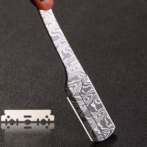 Rasoir de barbier professionnel avec manche en gel et lame remplaçable pour homme – Cadeau de rasage de haute qualité personnalisable - Product Image 4