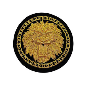 Badges brodés décoratifs à coudre de haute qualité avec motifs personnalisés, base en toile durable et détails en fil fin - Product Image 1