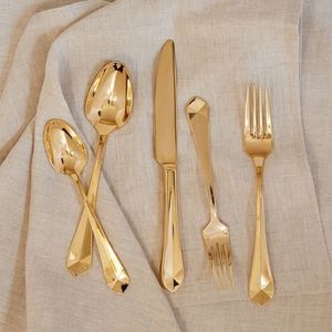 Ligne de couverts contemporains pour une présentation culinaire raffinée et un approvisionnement mondial en gros - Product Image 2