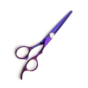 กรรไกรตัดผมไทเทเนียมสีรุ้ง สำหรับคนถนัดขวา พร้อมที่พักนิ้ว - Product Image 1