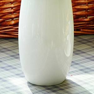 Elegante Juego de Jarrones de Cerámica con Acabado Blanco Brillante, Silueta Moderna y Lisa, Perfecto para Decoración de Sala de Estar con Estilo - Product Image 2