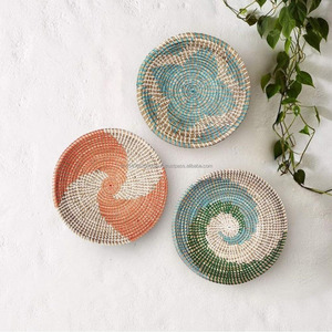 Cesta colgante de pared de bambú hecha a mano de moda Seagrass Rattan Mimbre Formato Planta Decoración para el hogar Sala de estar Artesanos Vietnam - Product Image 1