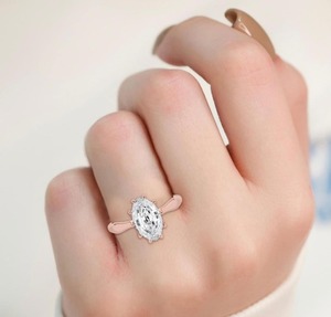 แหวนหมั้นเพชรทรงรีแบบสเต็ปคัท 10K โรสโกลด์สุดหรู 3.50 กะรัต - Product Image 1
