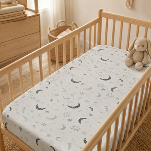 Drap-housse pour lit bébé en coton biologique |   Housse de matelas tricotée douce et respirante pour chambre d'enfant, literie personnalisée sur mesure - Product Image 1