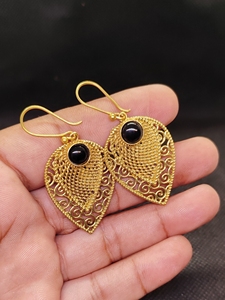 Boucles d'oreilles en onyx noir naturel et laiton |   Boucles d'oreilles pendantes en pierres précieuses faites à la main |   Bijoux en laiton en gros - Product Image 5