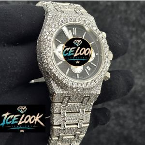 Reloj de cuarzo Ice Cubed con bisel de diamantes, cronógrafo, correa de eslabones en tono plateado para hombre - Product Image 4
