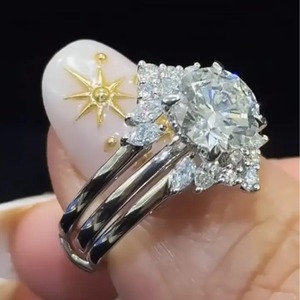 Bague de fiançailles luxueuse en argent sterling 925 avec diamant moissanite de 4 carats et alliance plaquée or pour femme, coupe marquise - Product Image 3