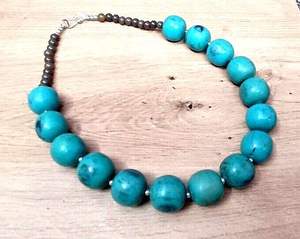 Fashion Resin Beaded <b>Necklace</b> Eye Catching <b>Statement</b> Piece Durable Lightweight Comfortable for Daily Wear and Evening Outfits - Product Image 3