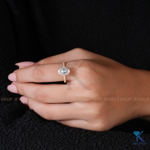 Anillos de Compromiso con Diamantes Cultivados en Laboratorio, Ovalados, Oro Amarillo Sólido de 14K, Halo Oculto, Fabricante y Proveedor de Joyería Nupcial Personalizada - Product Image 5