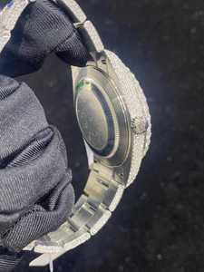 Montre de luxe en quartz avec cadran bleu, chiffres romains, entièrement sertie de diamants, en acier inoxydable, unisexe, analogique - Product Image 4