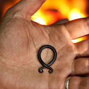 จี้รูปโทรลล์แบบไวกิ้งทำจากหนังมีสายบิดเป็นเกลียววงแหวนแขนยุคกลาง - Product Image 3