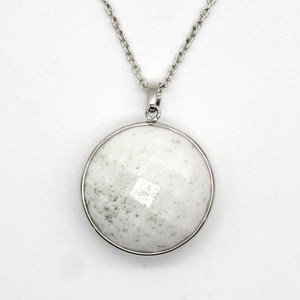NIKHIL GEMS - Colgante de Calcedonia Blanca Natural con Plata de Ley 925, Amuleto de Compromiso Vintage con Certificado de Terceros para Mujer - Product Image 1