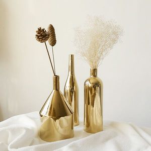 Deluxe Aluminum Decorative Bouquet Vase Handmade Stylish Floral Display Luxury Interior Centerpiece Premium Home Collection - Product Image 2