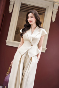 Chaleco Elegante para Mujer, Color Crema, con Solapa con Muescas, Manga Corta, un Solo Botón, Corte Entallado, Color Sólido, Tela de Lana, NERINA, ODM OEM - Product Image 6