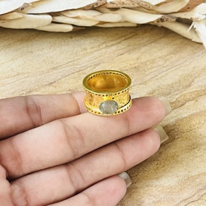 Anillos de Labradorita de Último Diseño, Anillo Tribal de Latón para Mujer, Chapado en Oro de 18k, Anillos Geométricos Martillados para Venta al por Mayor/OEM/ODM - Product Image 4