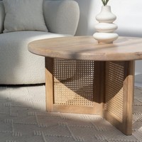 Table basse ronde en bois avec pieds en rotin Vandana Astra Cresta pour la décoration moderne du salon