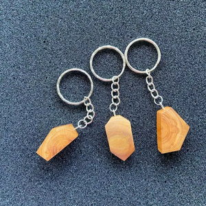 Llavero de Madera Verde Hecho a Mano, con Logotipo Personalizado, Regalo Corporativo Ecológico, Llavero de Madera con Nombre Grabado, al por Mayor - Product Image 1