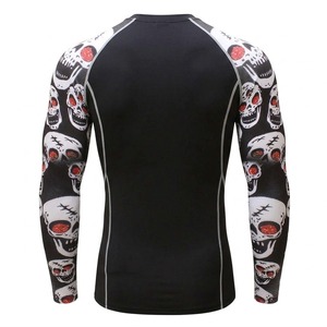 Haut de compression à manches longues avec motif de crâne imprimé par sublimation, style gothique, vêtements de sport pour hommes - Product Image 3