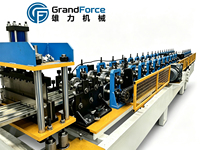 Machine automatique de formage à froid de panneaux d'étagères en acier pour entrepôt, ligne de production d'équipements de fabrication de rayonnages de stockage