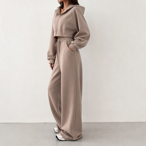 Ensemble de survêtement beige à capuche pour femme, coupe ample à manches longues avec poches latérales, taille élastique, tenue décontractée pour l'automne - Product Image 1