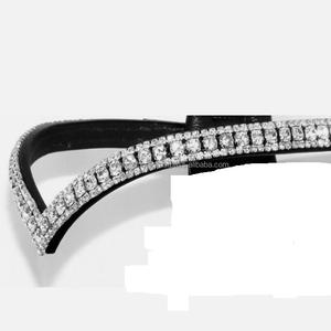 Banda de cejas de caballo de cuero negro en forma de V personalizada decorada con cristales blancos, diamantes de imitación, cadena de diamantes, banda de cejas ostentosa - Product Image 3